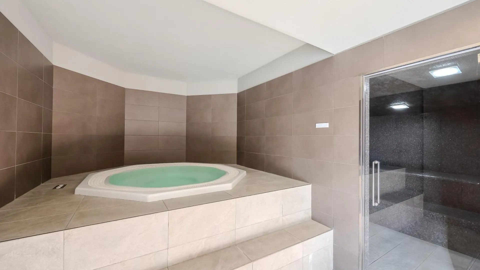 شقة Giax Tower Luxury Oasis ميلان 0*,  إيطاليا